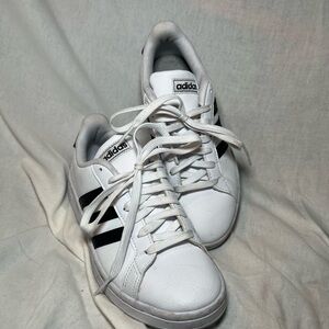 Adidas Grand Court 3.0 Sneaker - Women's size 6